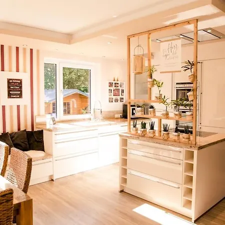 Idyllische Familien-oase Casa de Férias Troisdorf